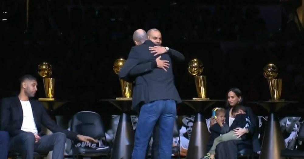 最强NBA85,莱昂纳德与鲍文的传奇对决 最强NBA85,莱昂纳德与鲍文的传奇对决